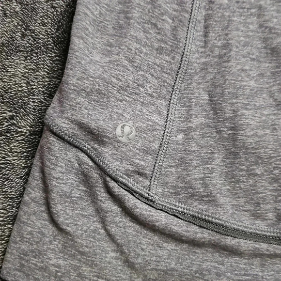 Lululemon Think Fast Pullover/Shirt -‎ Womens - Size 4 - Gray - Picture 8 of 8